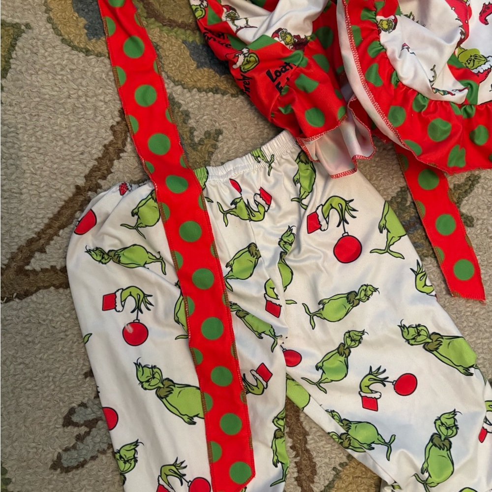 Festive Grinch Set - Picture 3 of 3